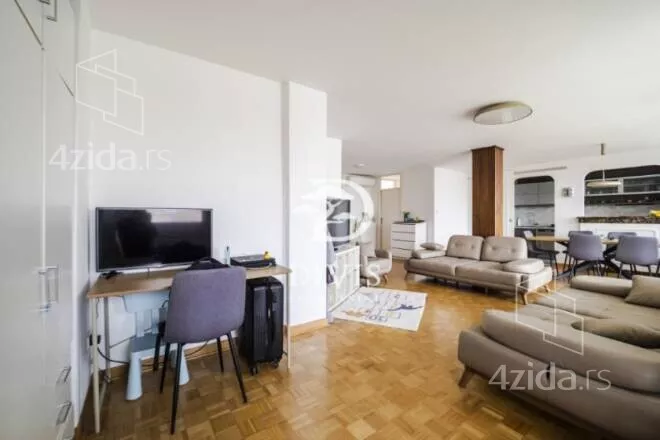 Četvoroiposoban stan | 4zida