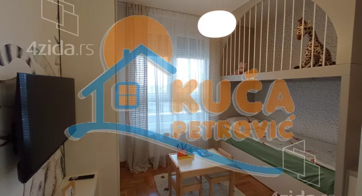 Dvoiposoban stan | 4zida