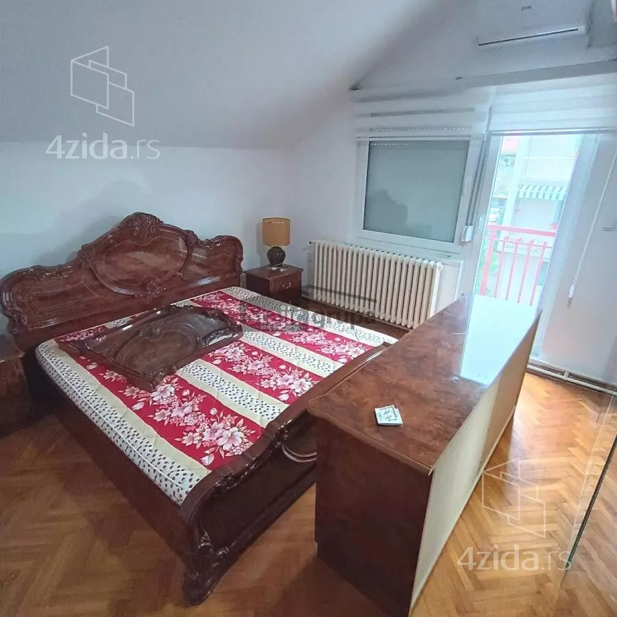 Četvoroiposoban stan | 4zida