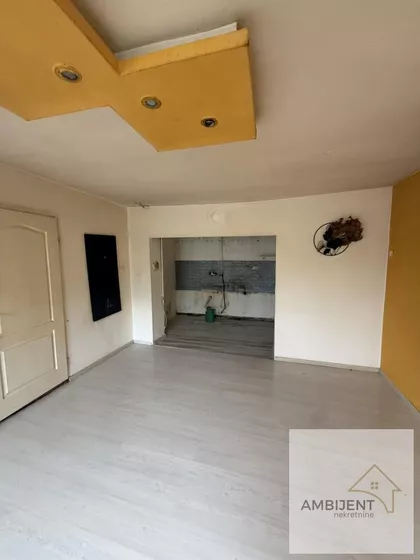 Novi Karlovci | 4zida.rs