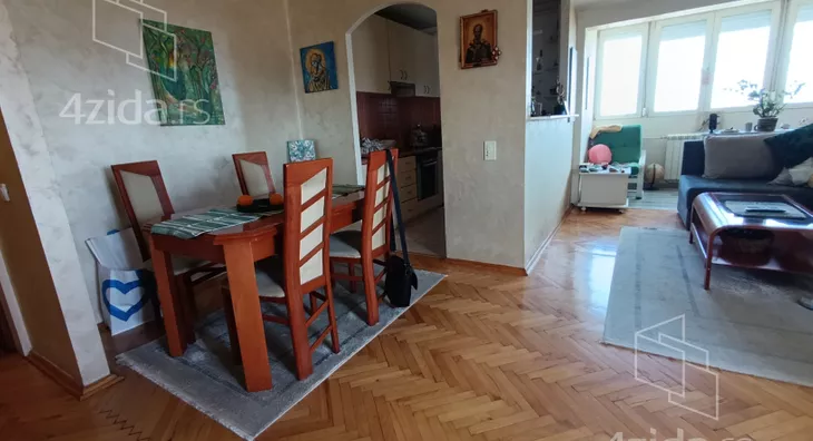 Troiposoban stan | 4zida