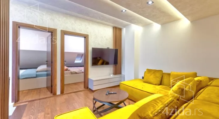 Šestosoban stan | 4zida