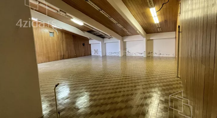 Poslovni prostor | 4zida