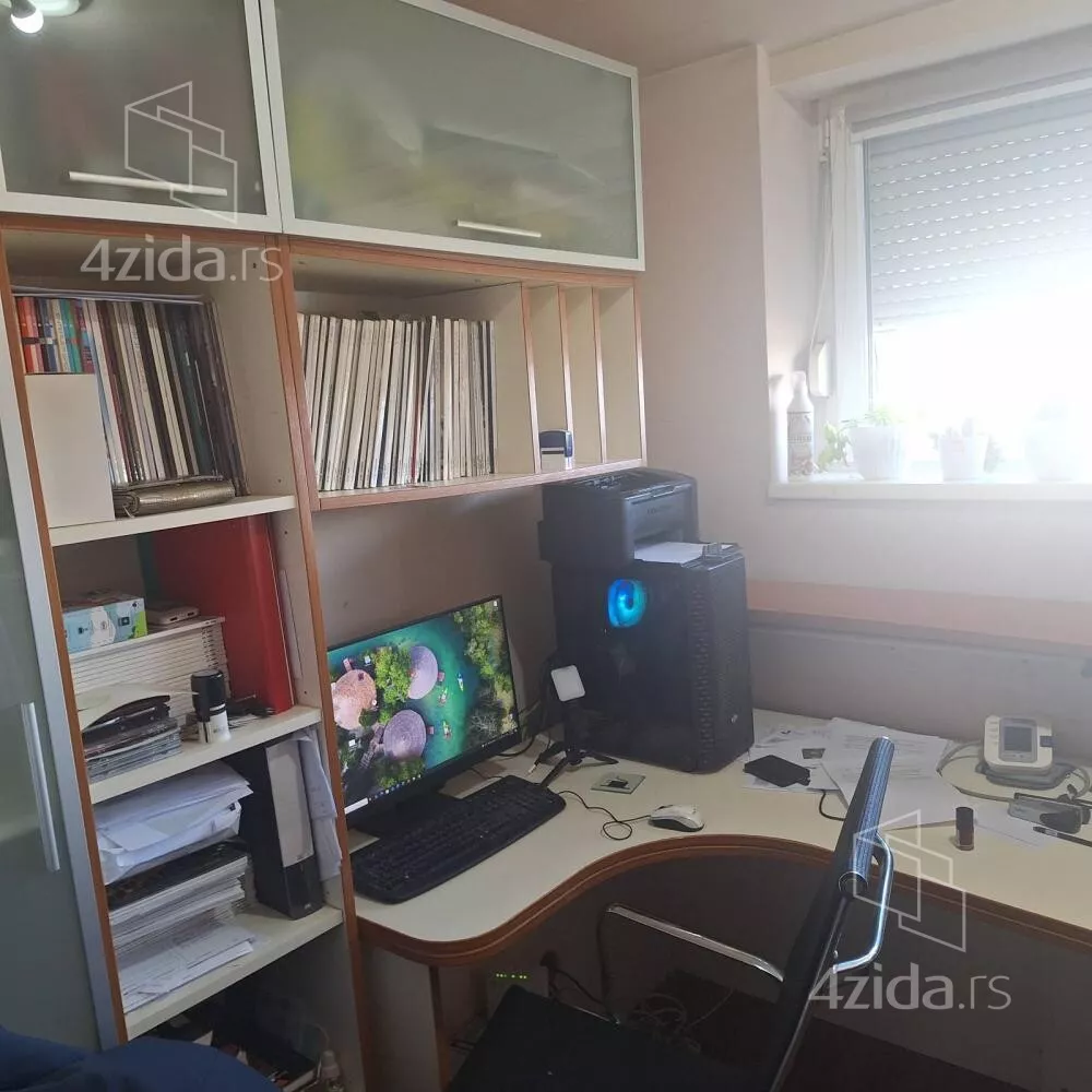 Četvoroiposoban stan | 4zida
