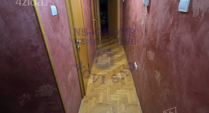 Šestosoban stan | 4zida