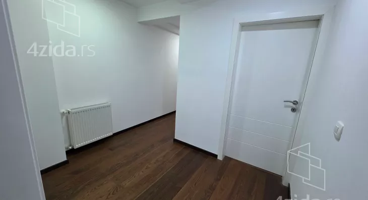 Četvoroiposoban stan | 4zida