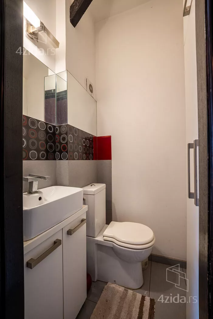 Četvoroiposoban stan | 4zida