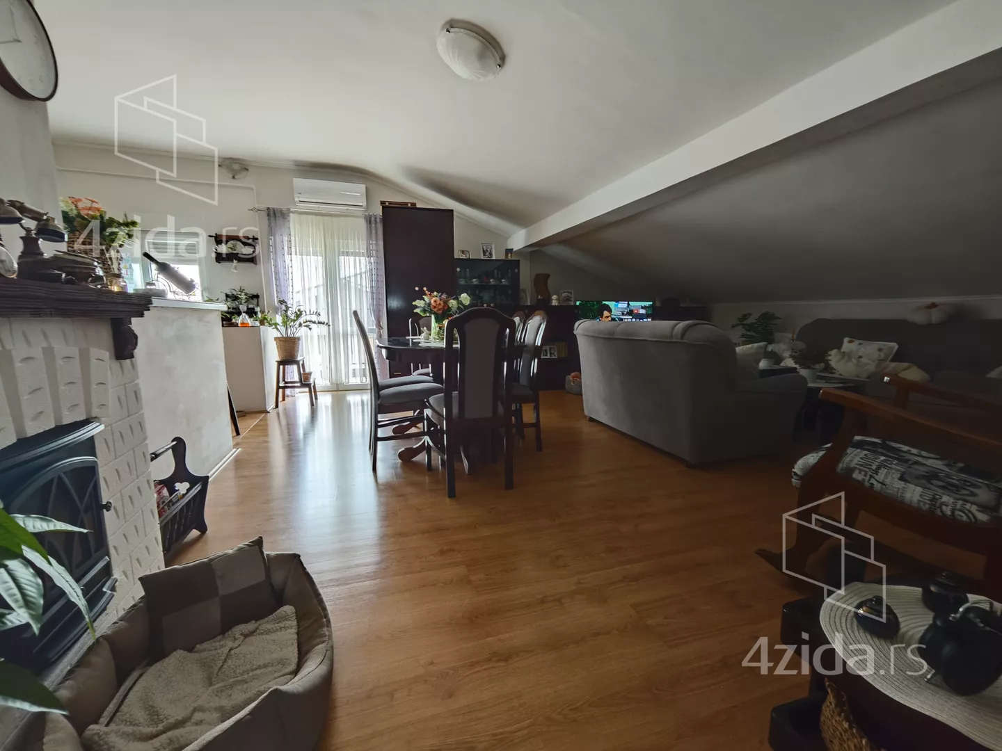 Dvoiposoban stan | 4zida