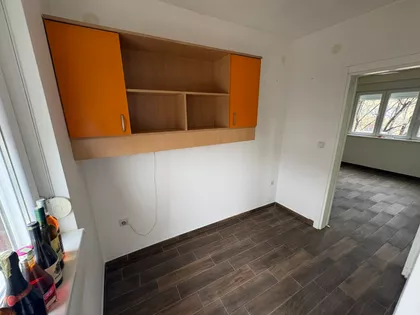 Crveni Pevac | 4zida.rs