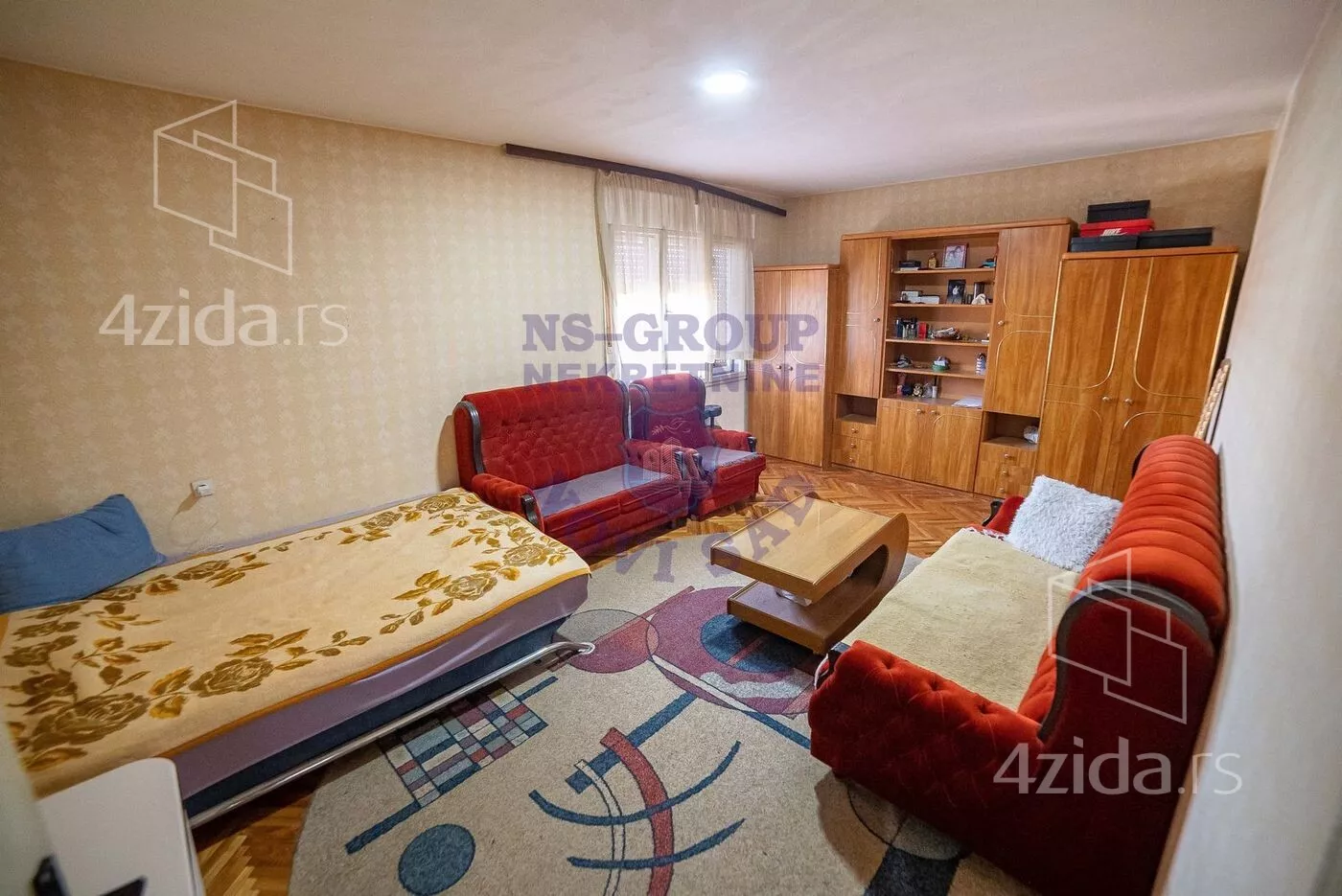 Sedmosoban stan | 4zida