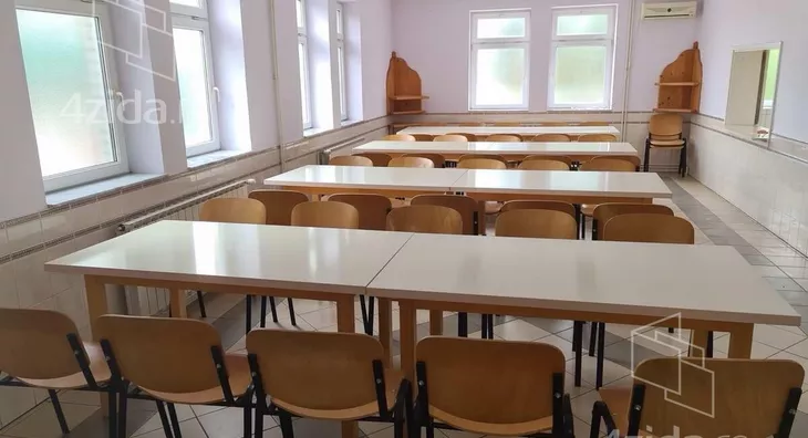 Poslovna zgrada | 4zida