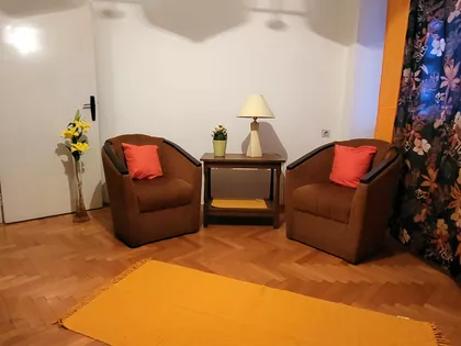 Crveni Pevac | 4zida.rs