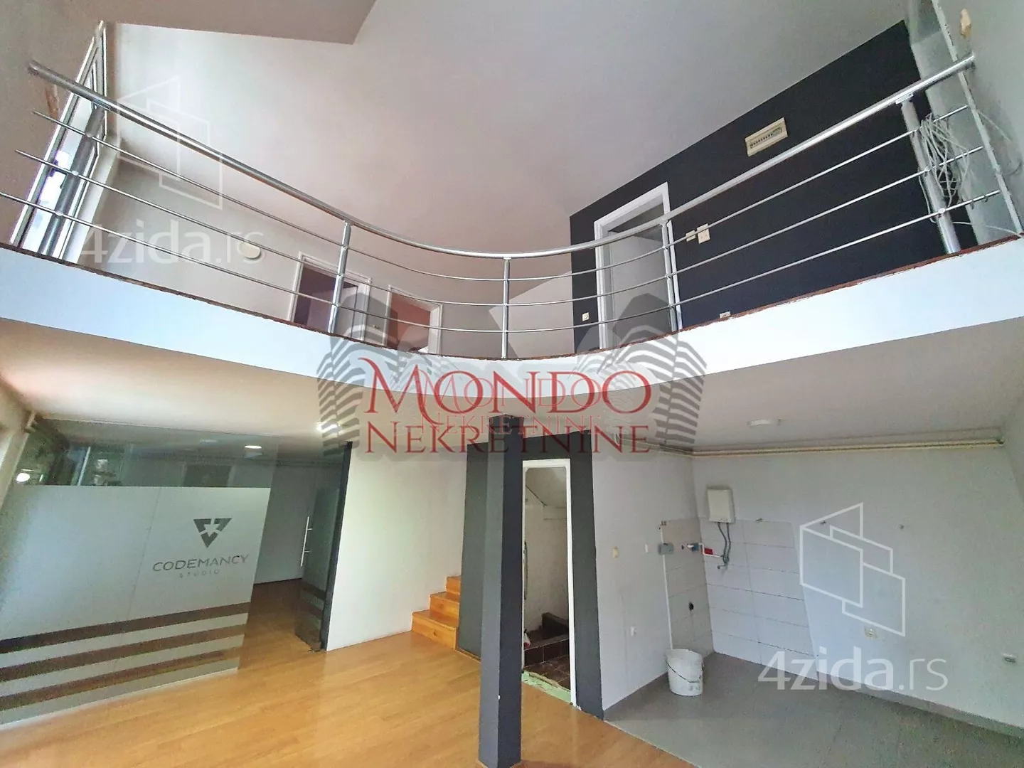 Poslovna zgrada | 4zida