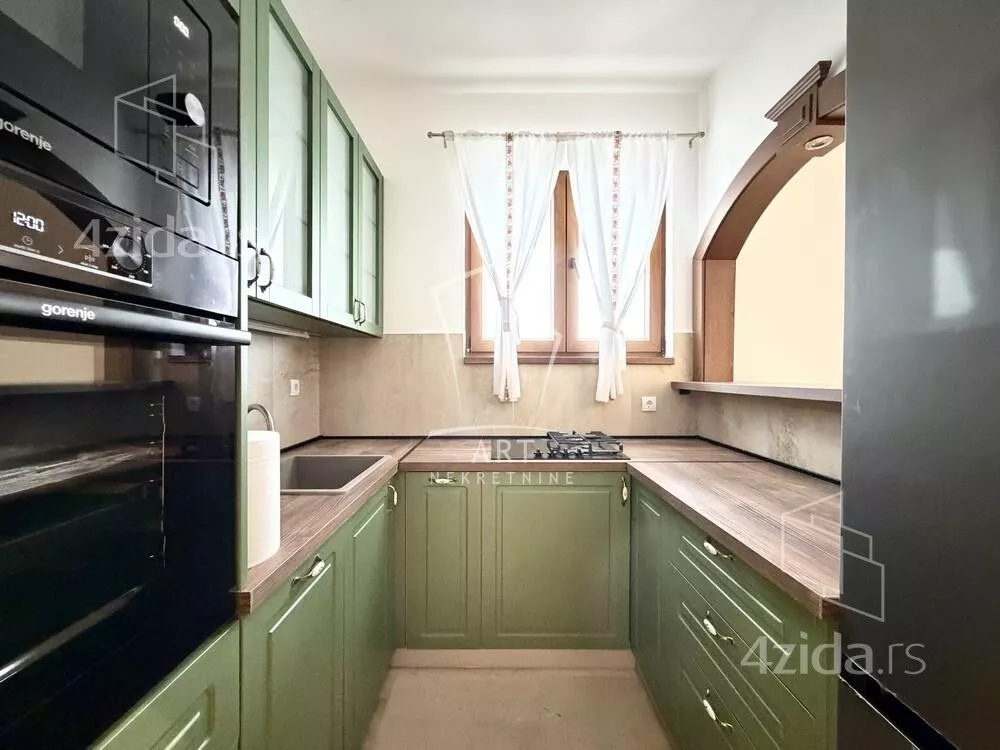 Petosoban stan | 4zida