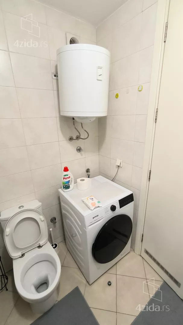 Četvoroiposoban stan | 4zida