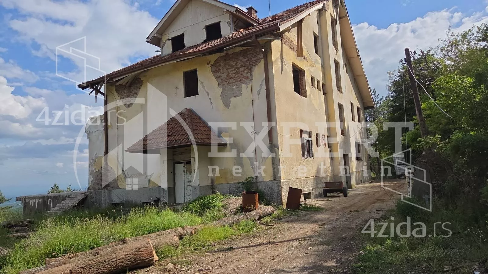 Lokal | 4zida