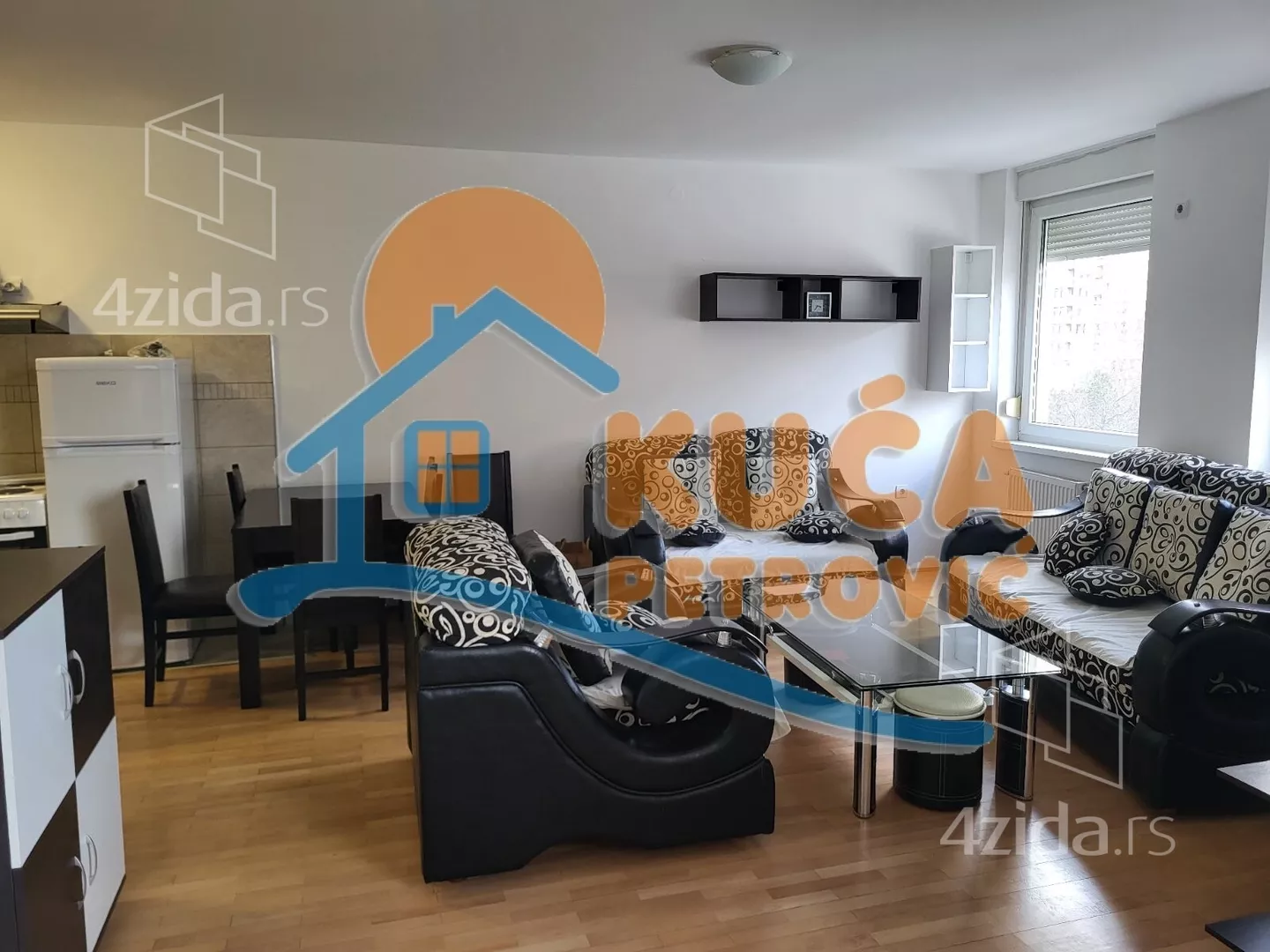 Jednoiposoban stan | 4zida