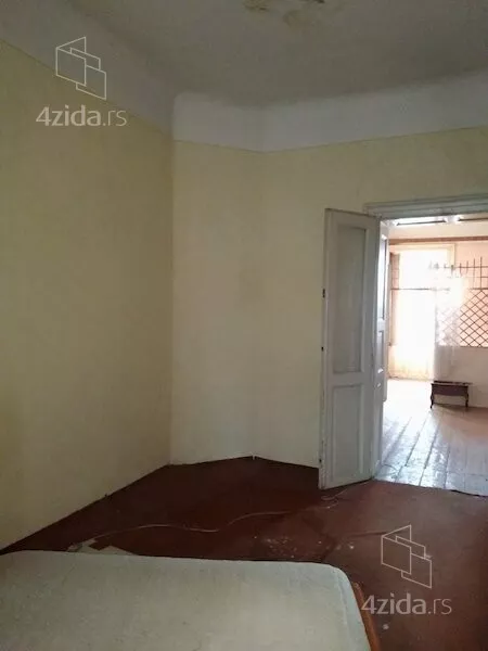 Četvoroiposoban stan | 4zida