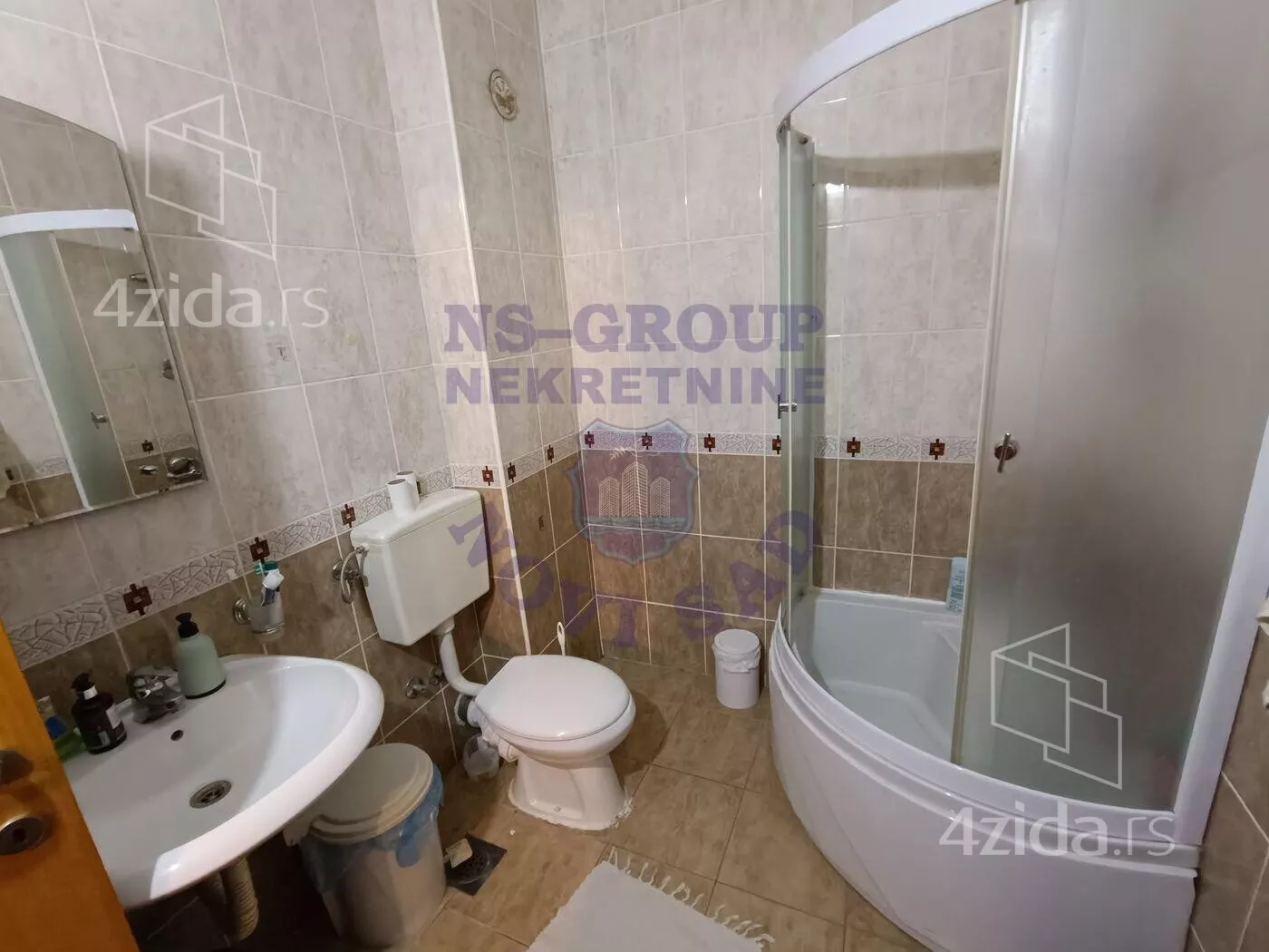 Petosoban stan | 4zida