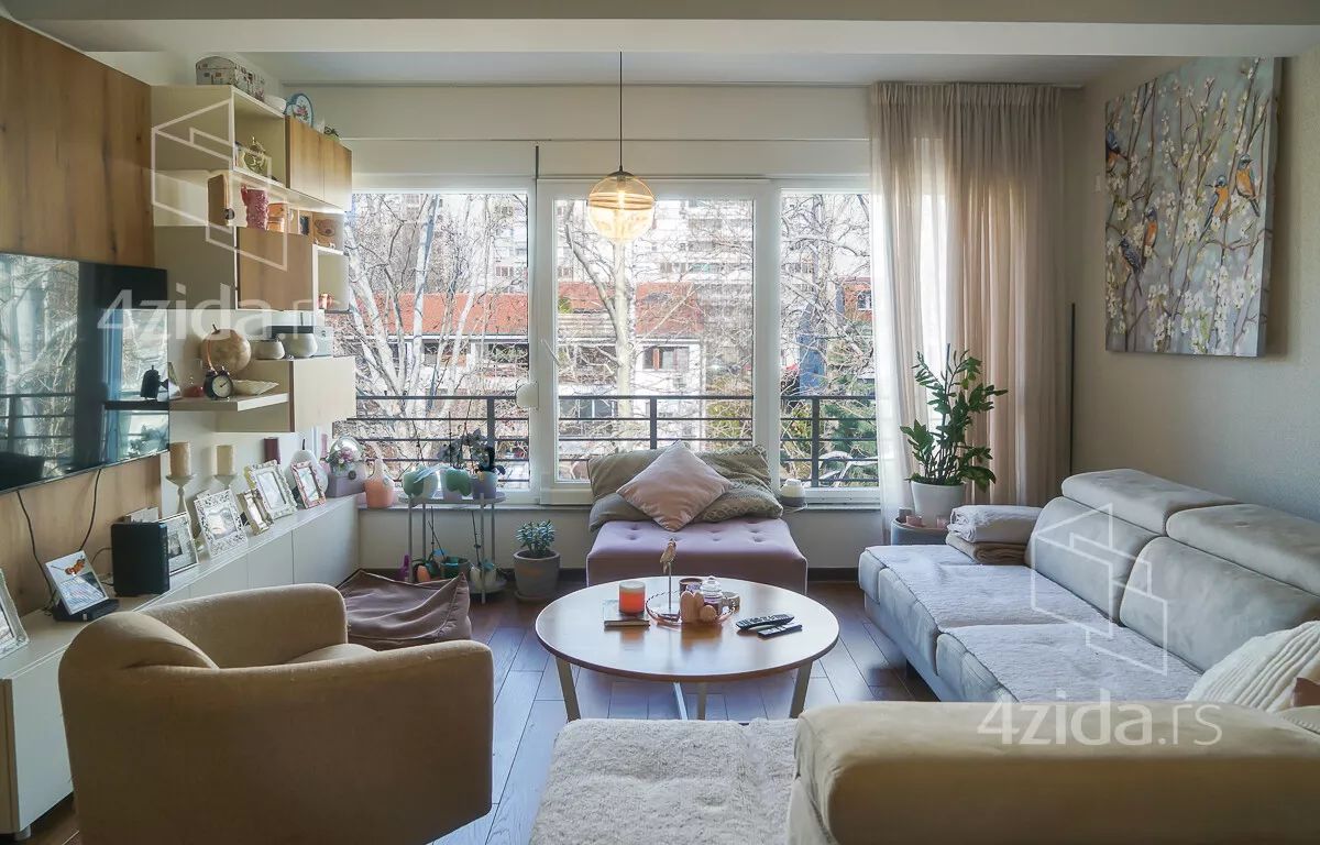 Petosoban stan | 4zida