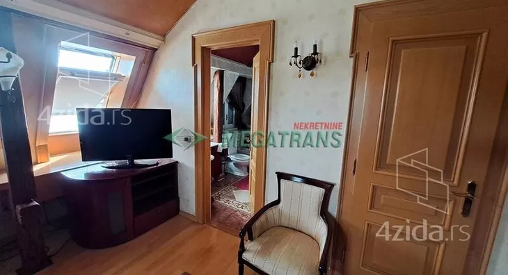 Šestosoban stan | 4zida