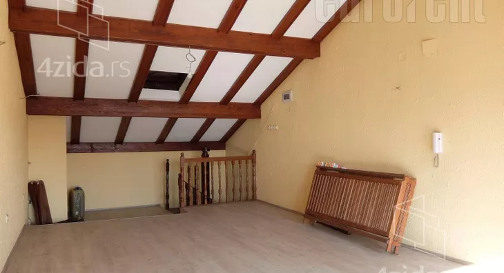 5-etažna kuća | 4zida