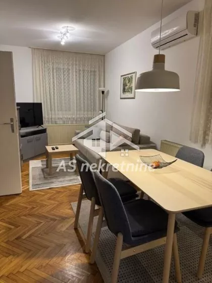 Autokomanda | 4zida.rs