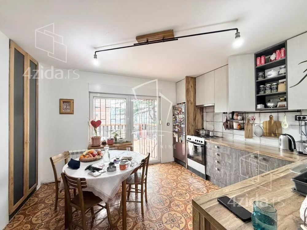 4-etažna kuća | 4zida