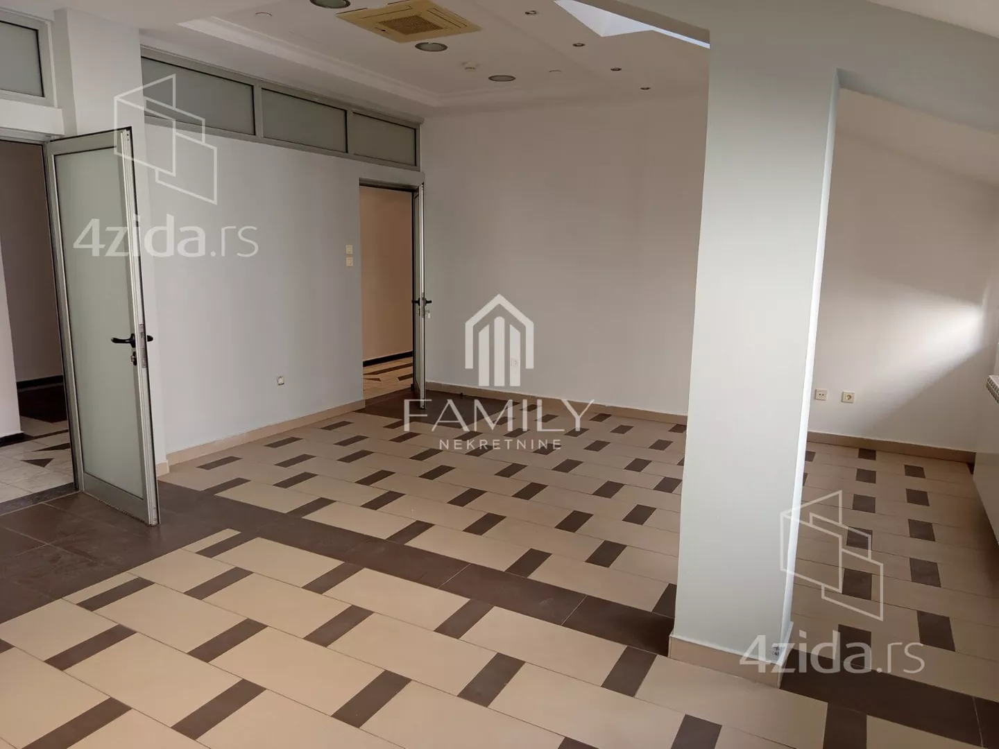 Poslovni prostor | 4zida