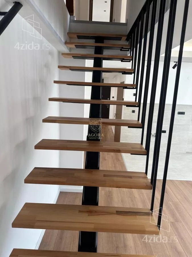 Četvoroiposoban stan | 4zida