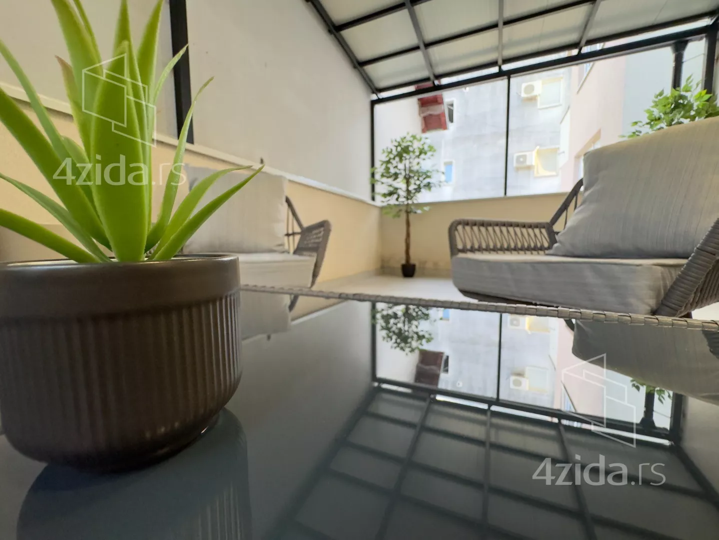 Troiposoban stan | 4zida