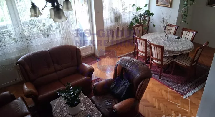 Petosoban stan | 4zida