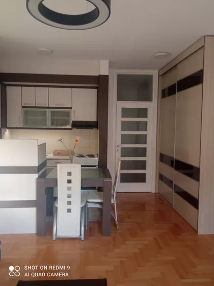 Nedeljka Gvozdenovića 33 | 4zida.rs