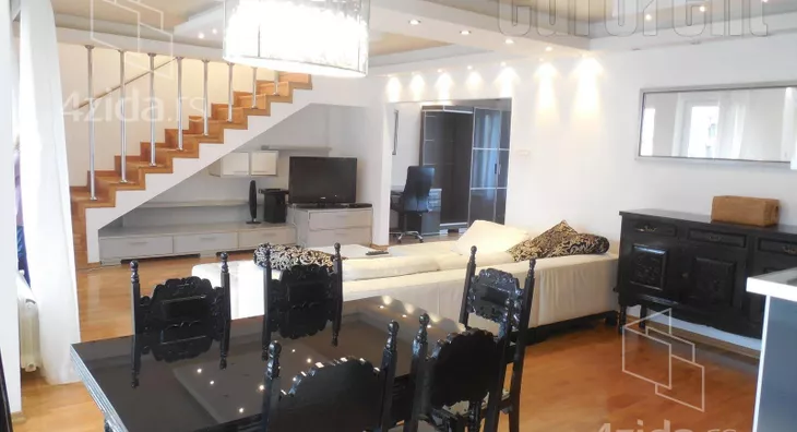 Četvoroiposoban stan | 4zida