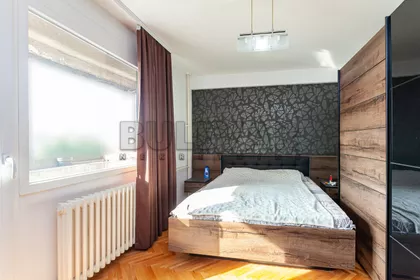 Trg Pavla Stojkovića | 4zida.rs