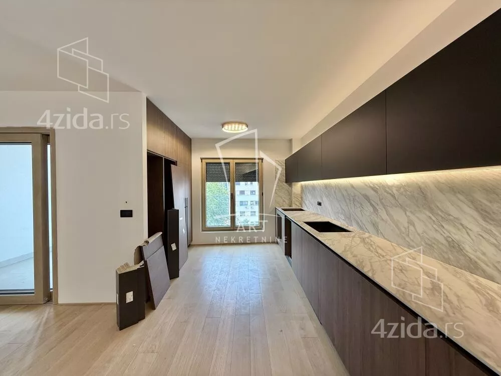 Petosoban stan | 4zida