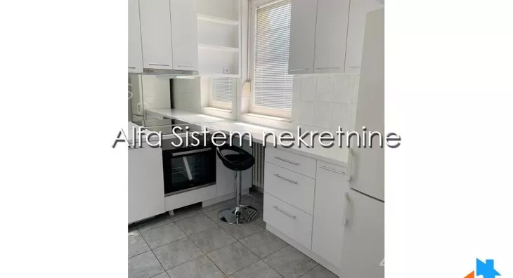 Četvoroiposoban stan | 4zida