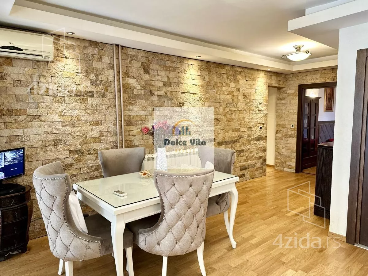 Šestosoban stan | 4zida