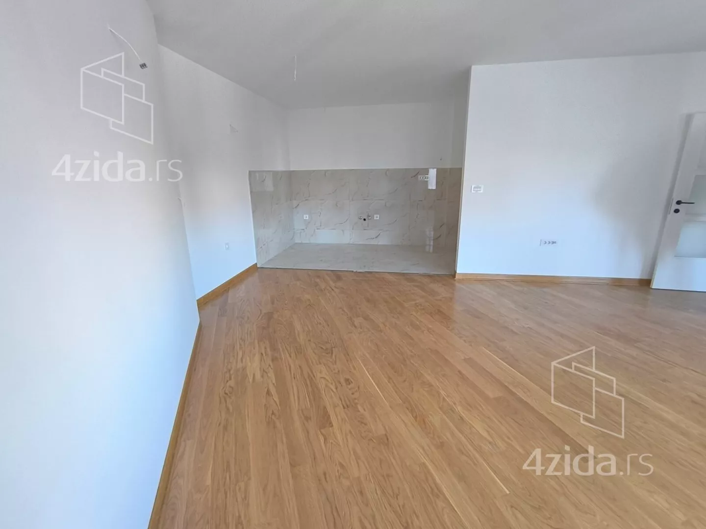 Petosoban stan | 4zida