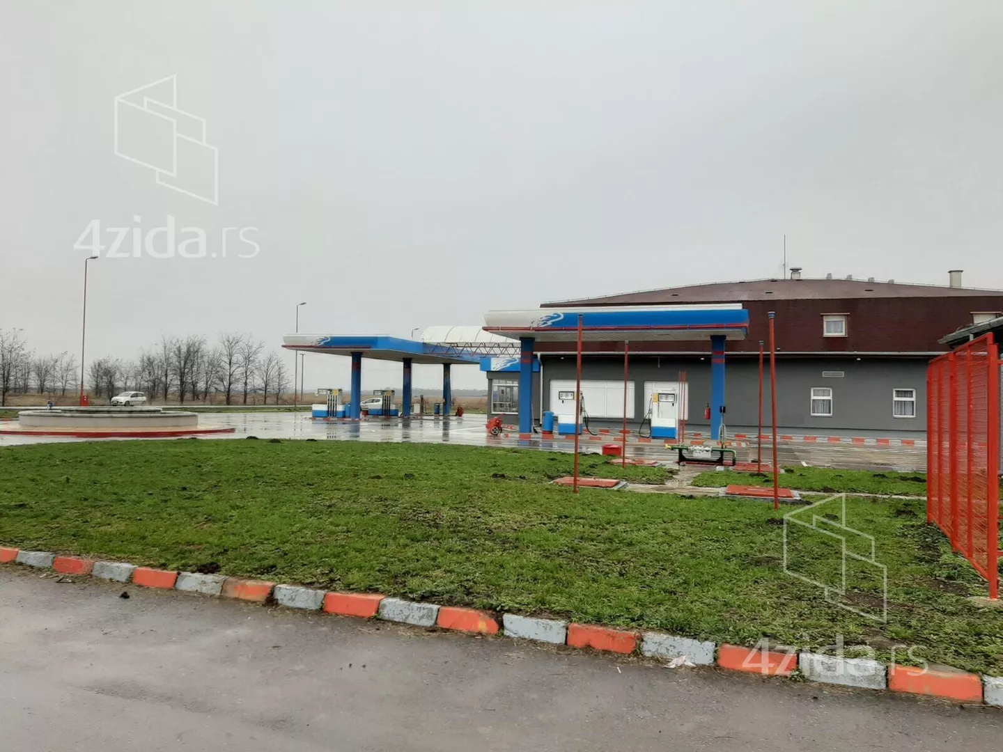 Poslovna zgrada | 4zida