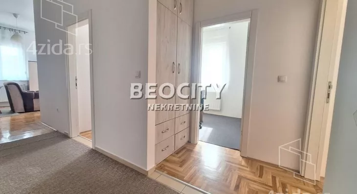 Četvoroiposoban stan | 4zida