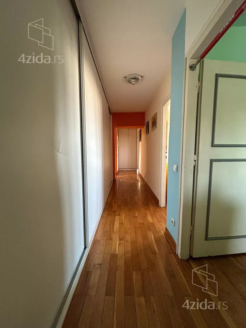 Petosoban stan | 4zida