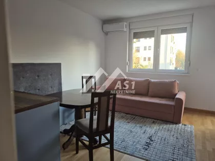 Heroja Pinkija | 4zida.rs