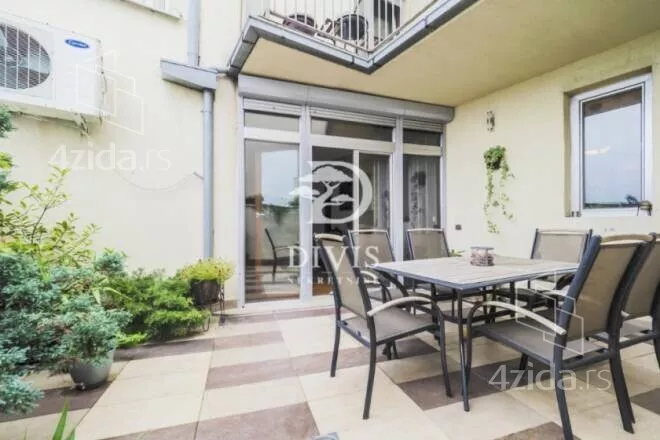 Petosoban stan | 4zida