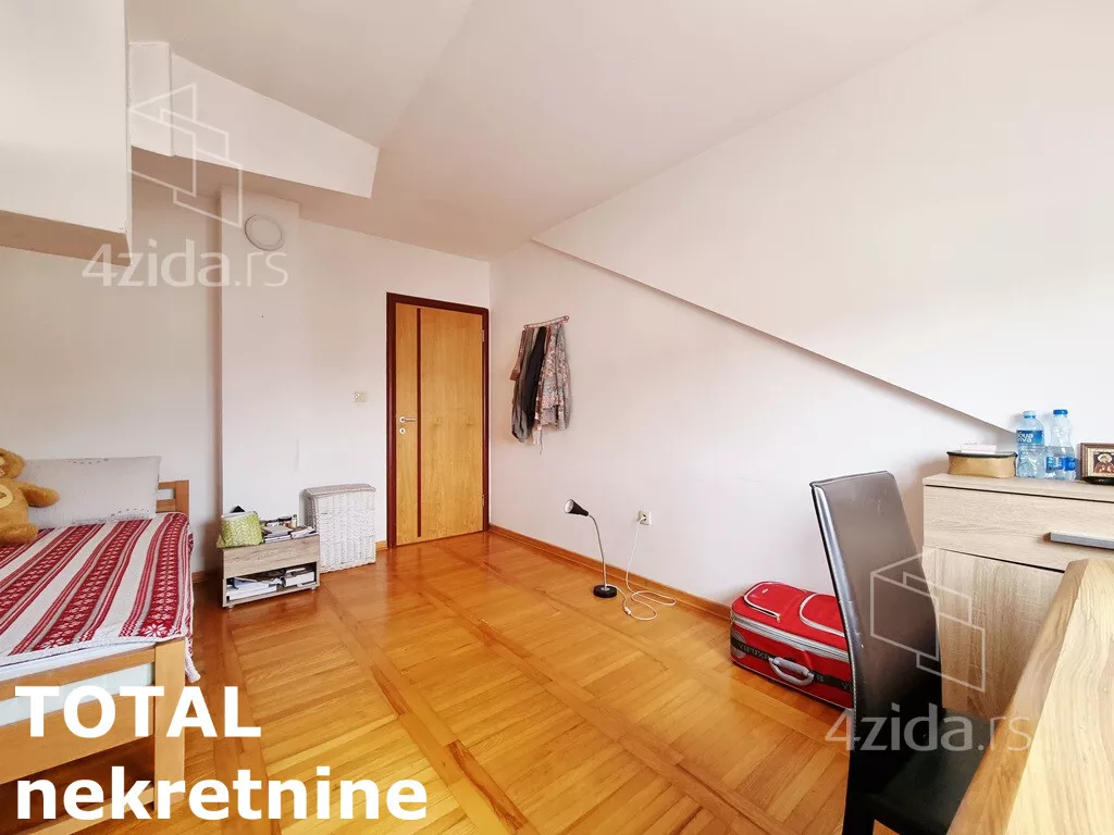 Petosoban stan | 4zida