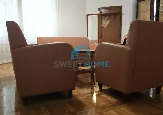 Poslovna zgrada | 4zida