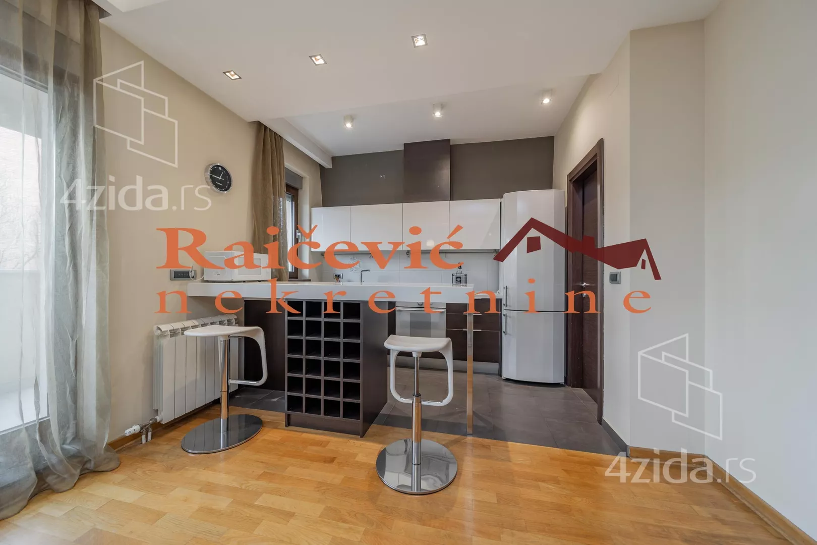 Petosoban stan | 4zida