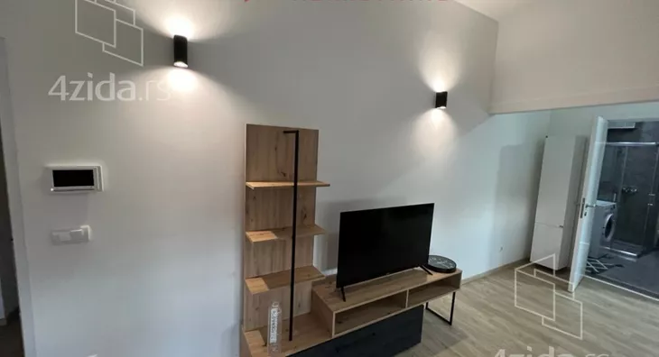 Četvoroiposoban stan | 4zida