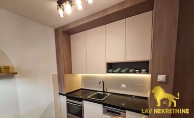 BULEVAR CARA LAZARA