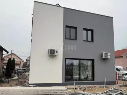 Devedesetdevet palih boraca | 4zida.rs